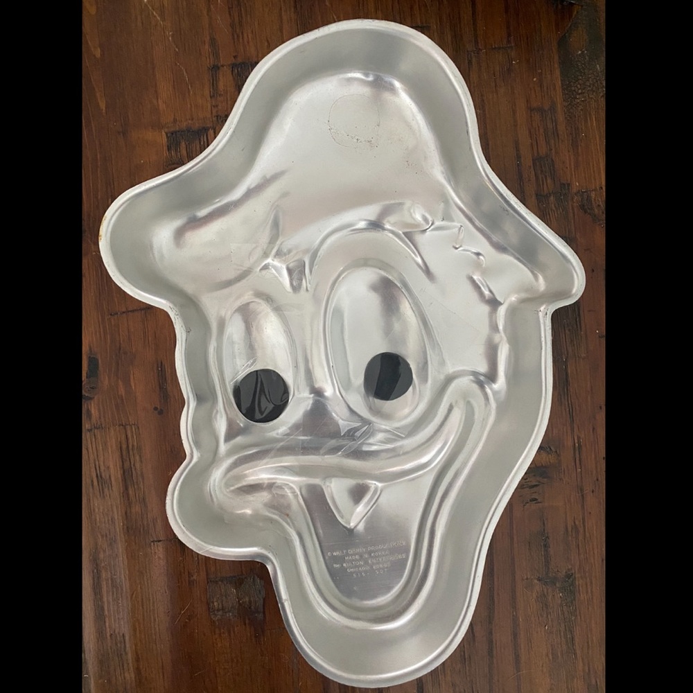 Vintage Disney Donald Duck cake pan